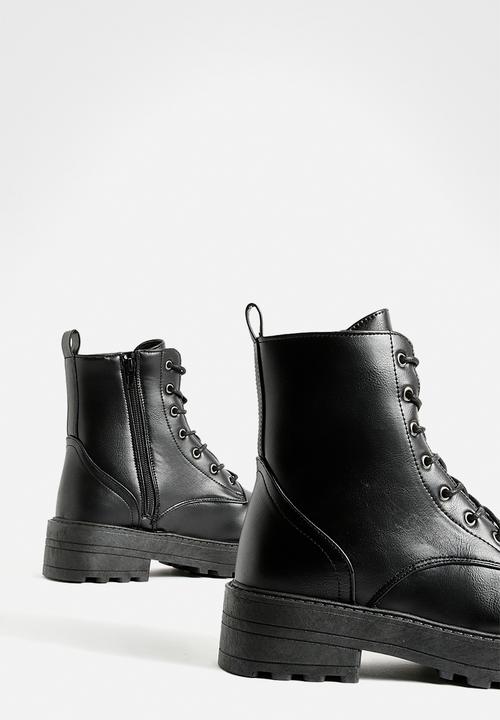 boohoo - Lace up chunky hiker boots - black