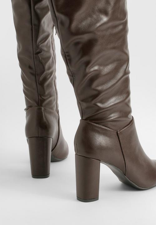 boohoo - Block heel knee high boots - chocolate
