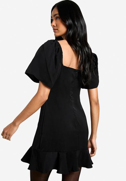 boohoo - Ruffle hem mini dress - black