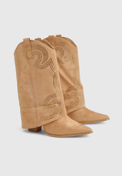boohoo - Faux Suede Studded Foldover Western Boots