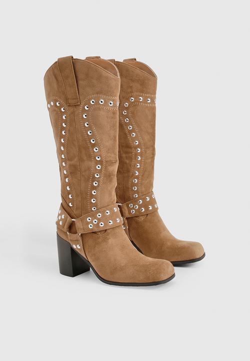 boohoo - Faux suede square toe stud western boots - tan