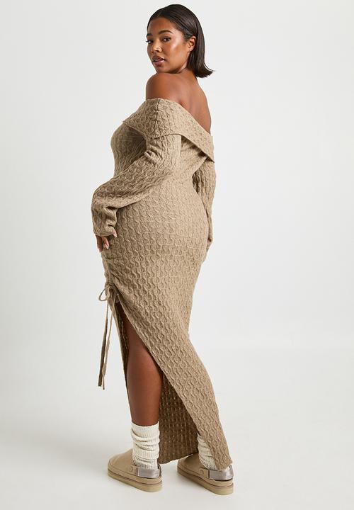 boohoo - Plus soft cable asymmetric hem bardot maxi dress - mocha
