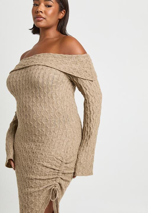 boohoo - Plus soft cable asymmetric hem bardot maxi dress - mocha