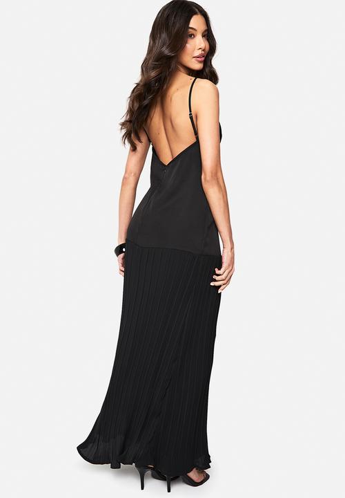 boohoo - Dropped waist pleated maxi dress - black