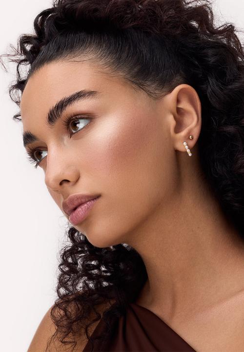 Catrice - Aura Glam Bouncy Highlighter - 010 Moonlit Sand