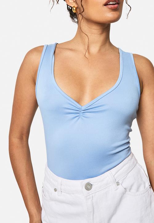 boohoo - Super soft v neck ruched bust bodysuit - powder blue