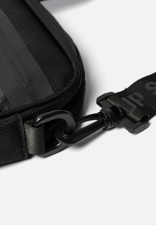 S.P.C.C - Surge Dusk Hip Bag  - Black