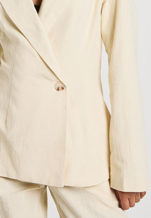boohoo - Linen fitted wrap front blazer - ecru