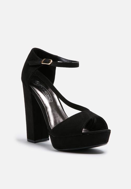 Missguided - Asymmetric Strap Platform