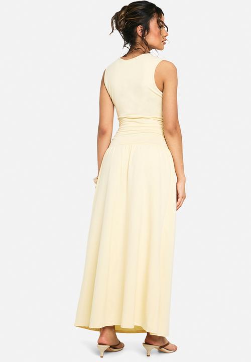 boohoo - V neck ruched detail maxi dress - lemon