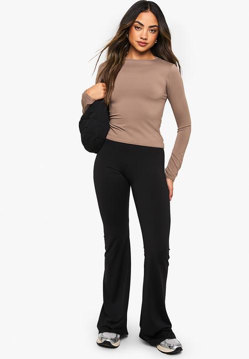 boohoo - Soft slinky long sleeve crew neck top - camel