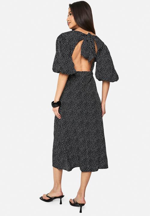 boohoo - Polka dot puff sleeve tie back midi dress - black