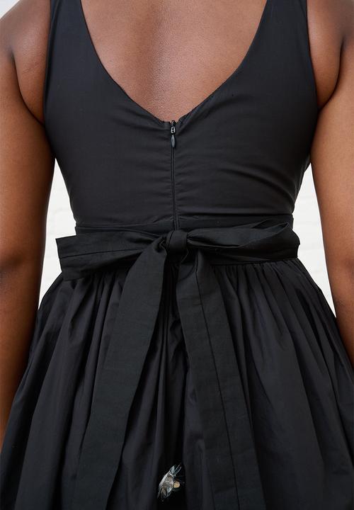 Me&B - Embellished Flower Circular Wrap Dress - Black