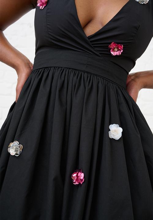 Me&B - Embellished Flower Circular Wrap Dress - Black