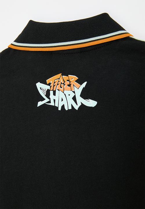 Cotton On - License Short Sleeve Jersey Shirt - Lcn Mat Black/Tiger Shark