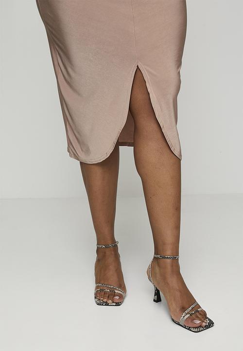 boohoo - Plus twist front plunge midi dress - stone