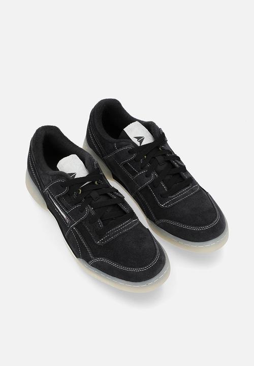 Reebok - WORKOUT PLUS