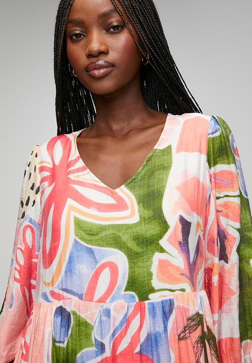 Izabel London - Half Sleeve With Flutter V-Neck Multi Tiered Maxi Dress - Multi