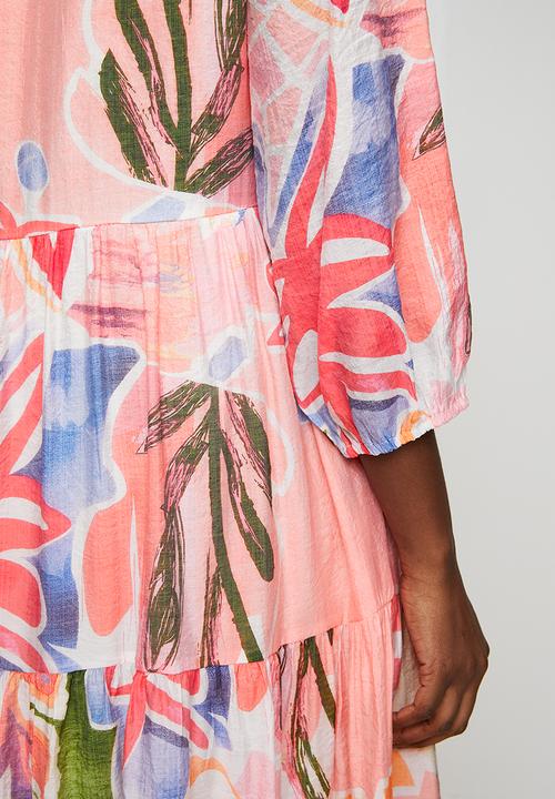 Izabel London - Half Sleeve With Flutter V-Neck Multi Tiered Maxi Dress - Multi