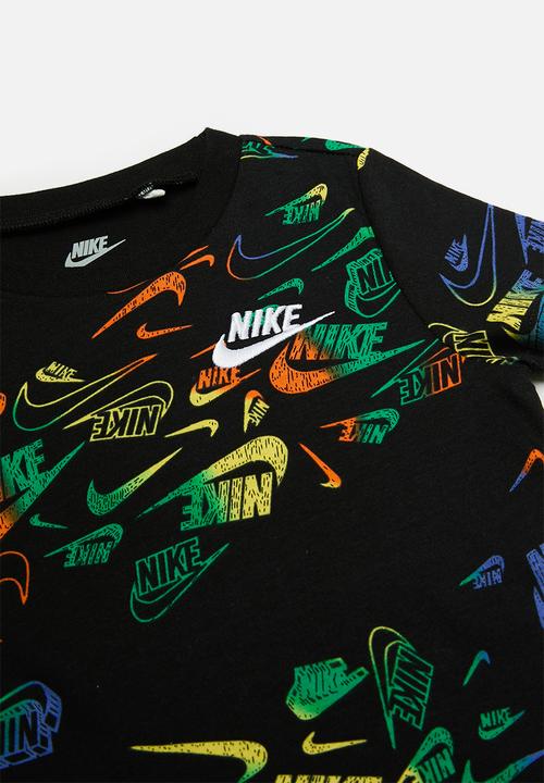 Nike - Nike all-over print reveal tee and pants set - black