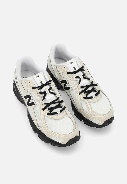 New Balance  - U740 v1