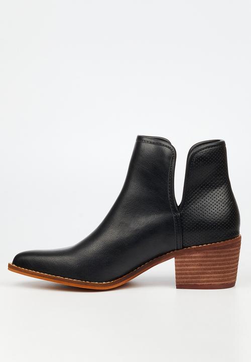 Miss Black - Cooper 2 v-cut cuban ankle boot - black