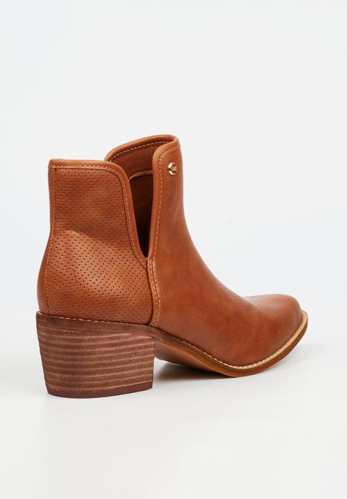 Miss Black - Cooper 2 v-cut cuban ankle boot - tan