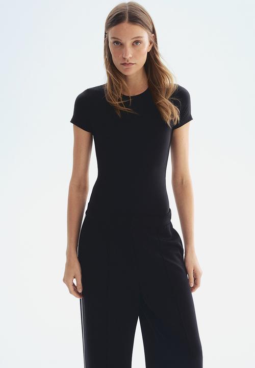 H&M - Short-sleeved microfibre body - black