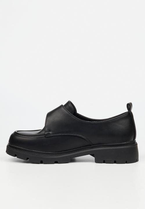 Miss Black - Tipsy 9 crossover buckle chunky loafer - black