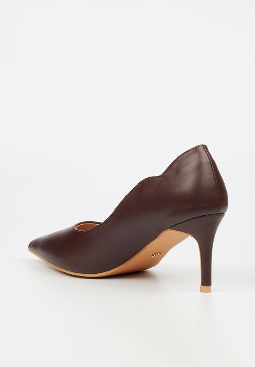 Miss Black - Nola 6 scallow low heel - chocolate