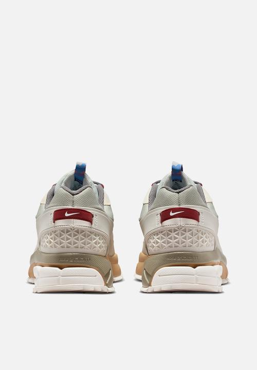 Nike - Nike Zoom Vomero Roam