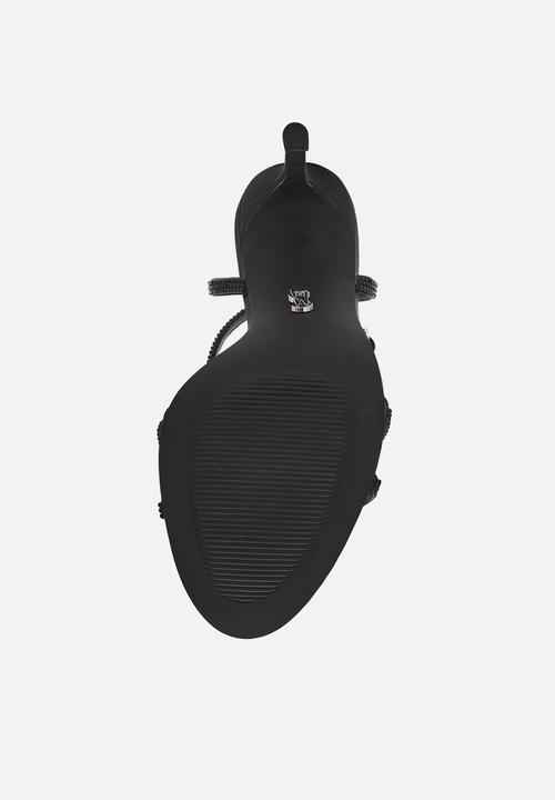 Steve Madden - Jypsey-cnr heel - blk satin