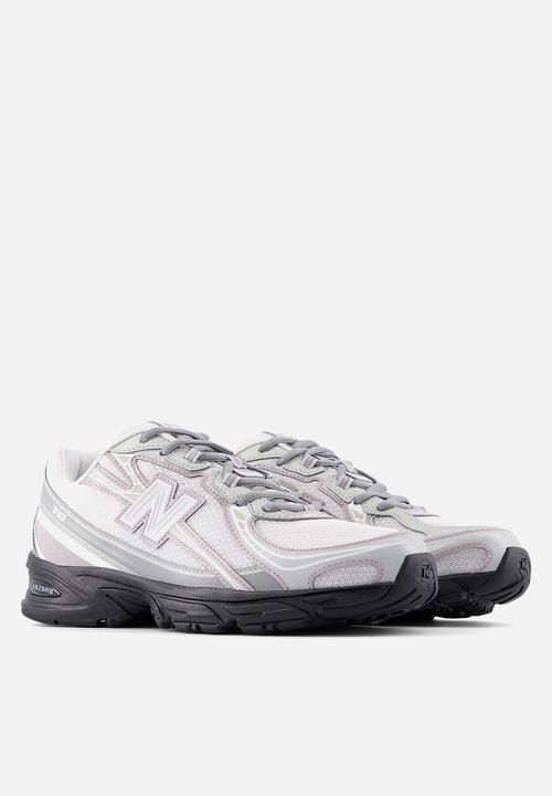 New Balance  - U7403UQ