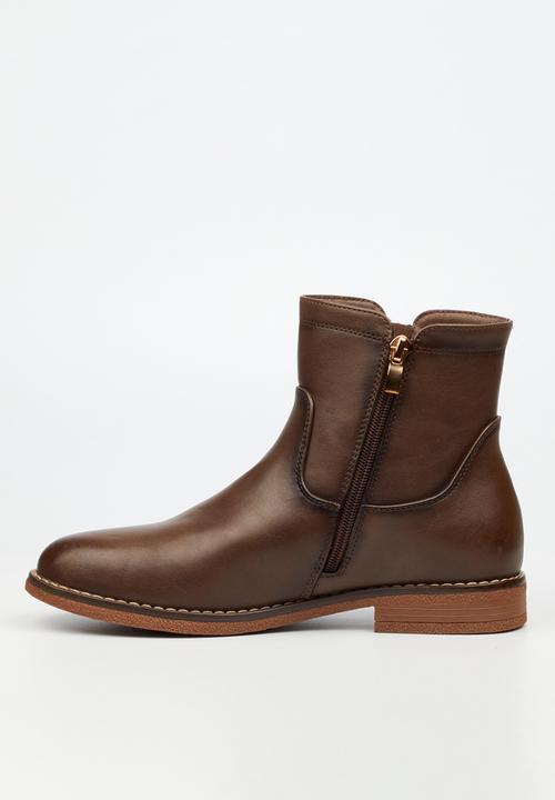 Butterfly Feet - Celeste 8 boot - chocolate