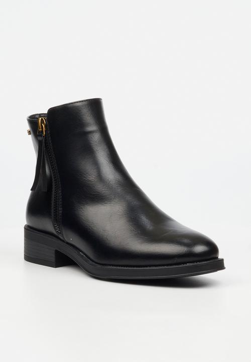 Miss Black - Deer 1 side zip ankle boot - black