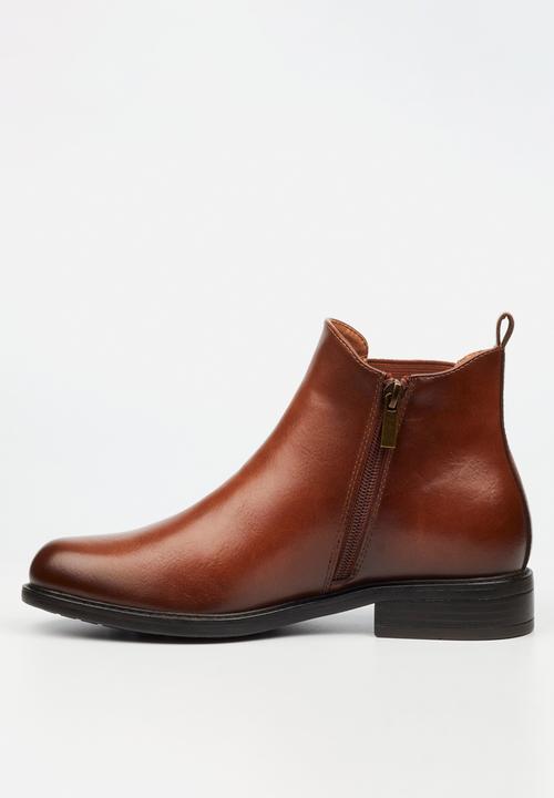 Miss Black - Victoria 5 chelsea ankle boot - tan