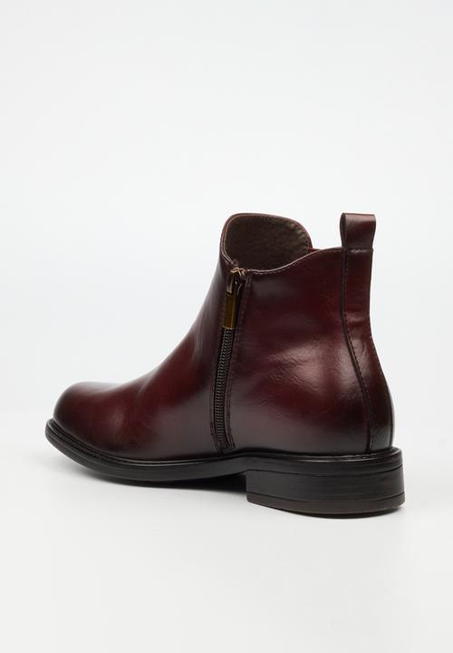 Miss Black - Victoria 5 chelsea ankle boot - burgundy