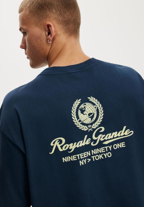 Cotton On - Box Fit Text T-Shirt - Auto Navy/World Globe