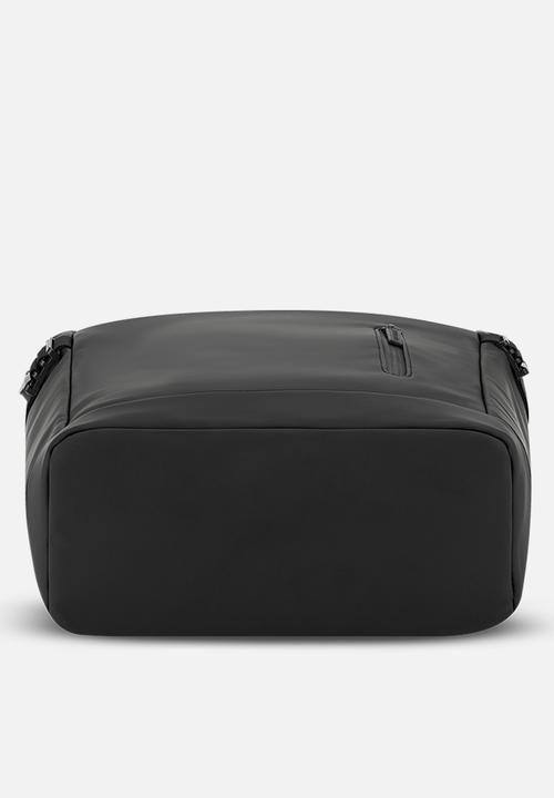 Kapten & Son - Helsinki - All Black