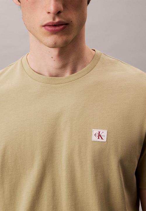 Calvin Klein - Ss Badge 30S Jersey Classic Tee - Cedar