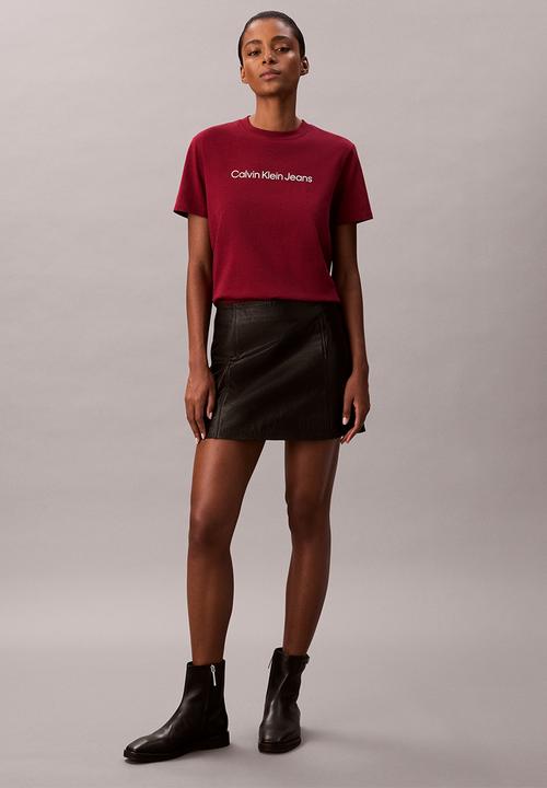 Calvin Klein - A- inst. logo classic tee short sleeve - magenta jewel