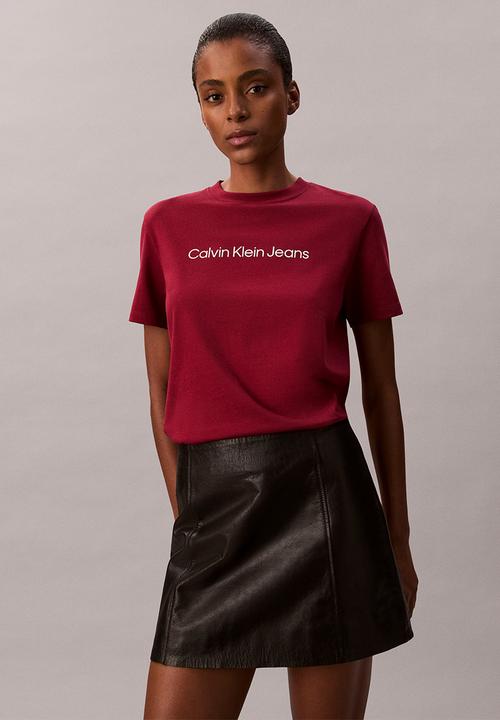 Calvin Klein - A- inst. logo classic tee short sleeve - magenta jewel