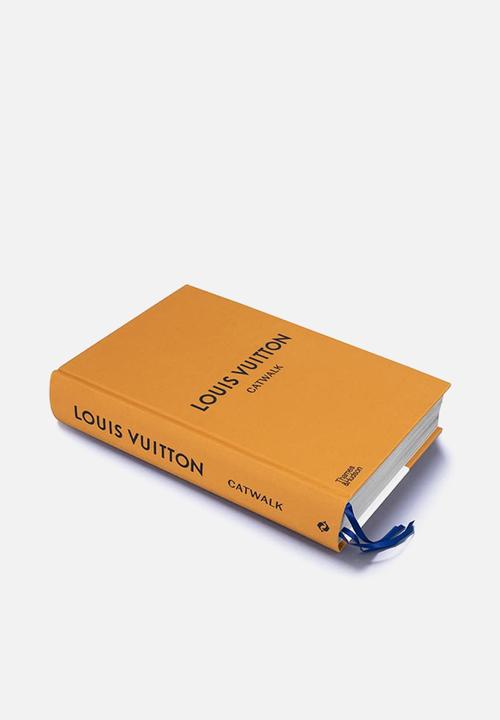 THAMES AND HUDSON UK  - LOUIS VUITTON CATWALK
