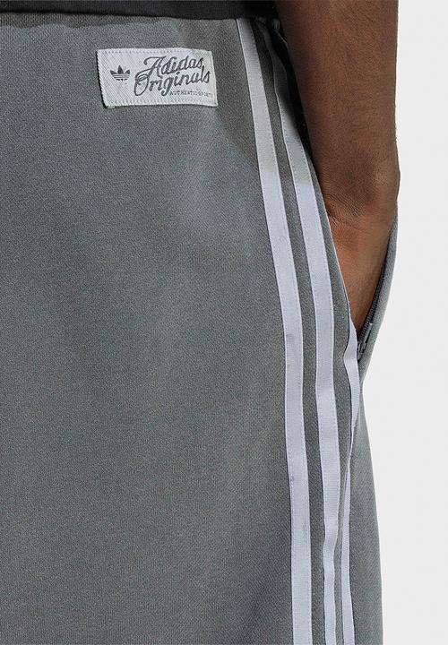 adidas Originals - Basketball Short - Grey Six