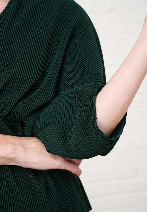 Me&B - Kimono Plisse Top - Bottle Green