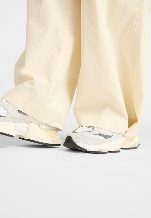New Balance  - New Balance Cargo Pant - Linen
