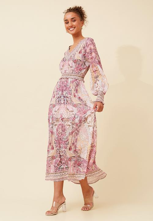 Izabel London - L/S With Elastic V-Neck Maxi Dress Border Print With Embelishment - Multi Pink