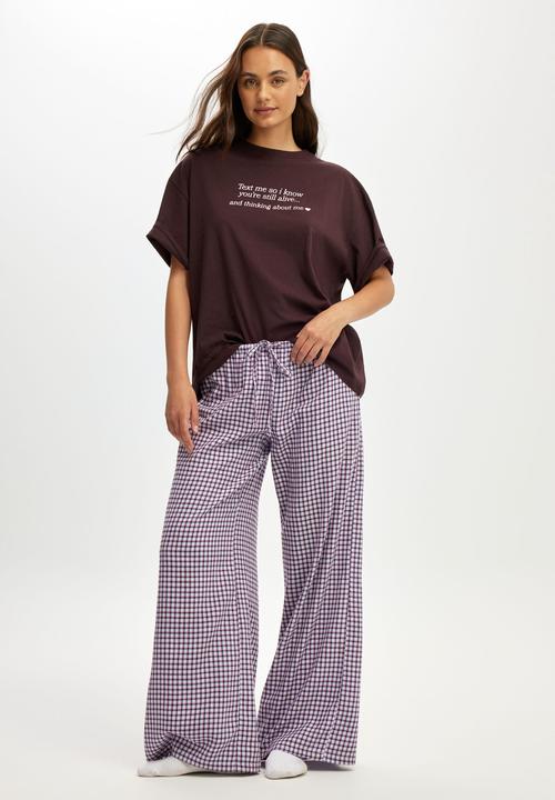 Cotton On - Oversized lounge graphic tee - chocolate plum/ thinking about me