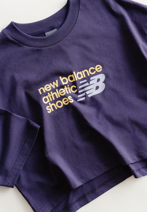 New Balance  - NB Athletics Premium Chest Logo Tee - Boysenberry