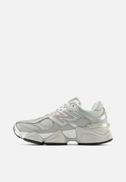 New Balance  - Kids grade school 9060 - light grey